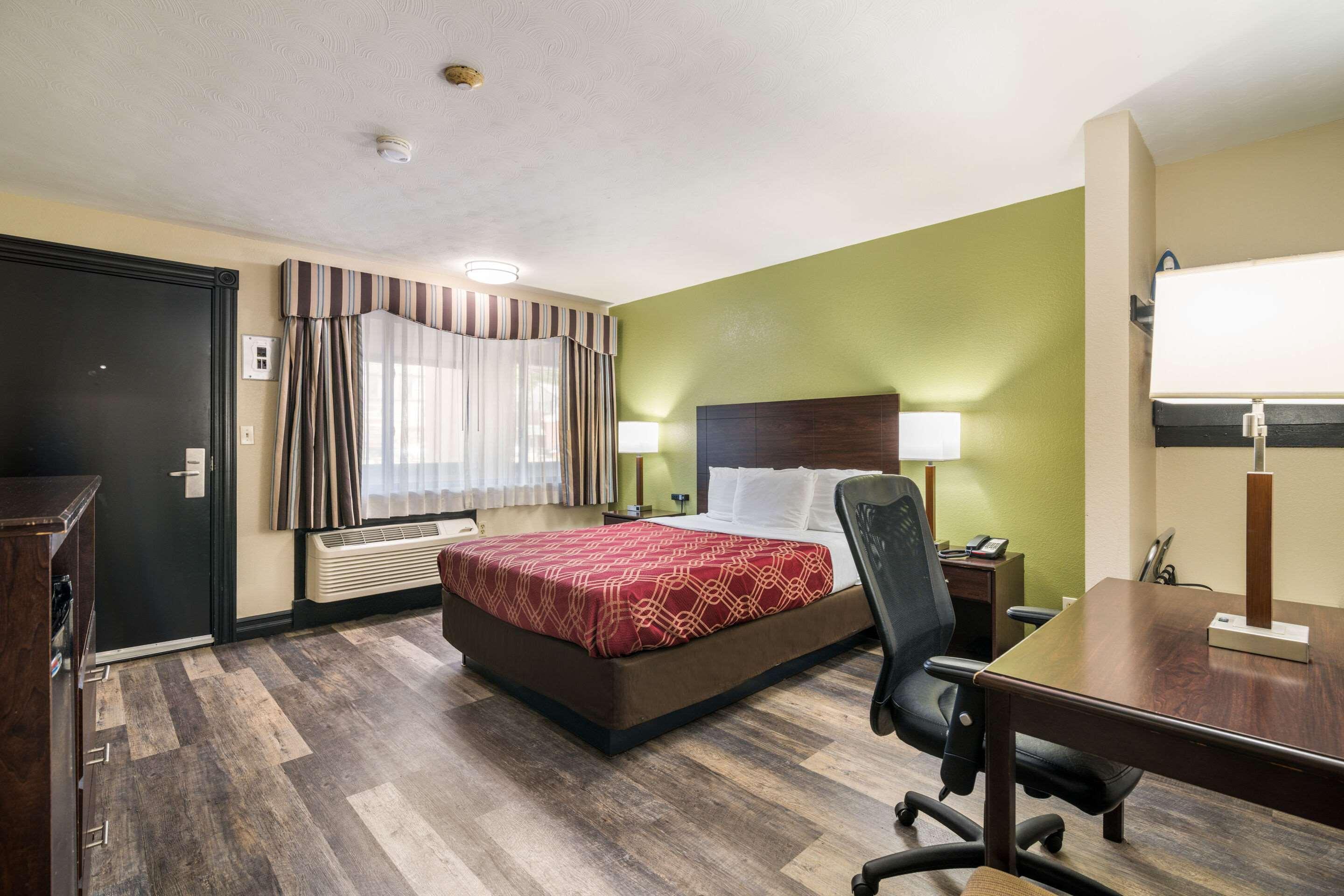 Econo Lodge Boston-Malden Zewnętrze zdjęcie