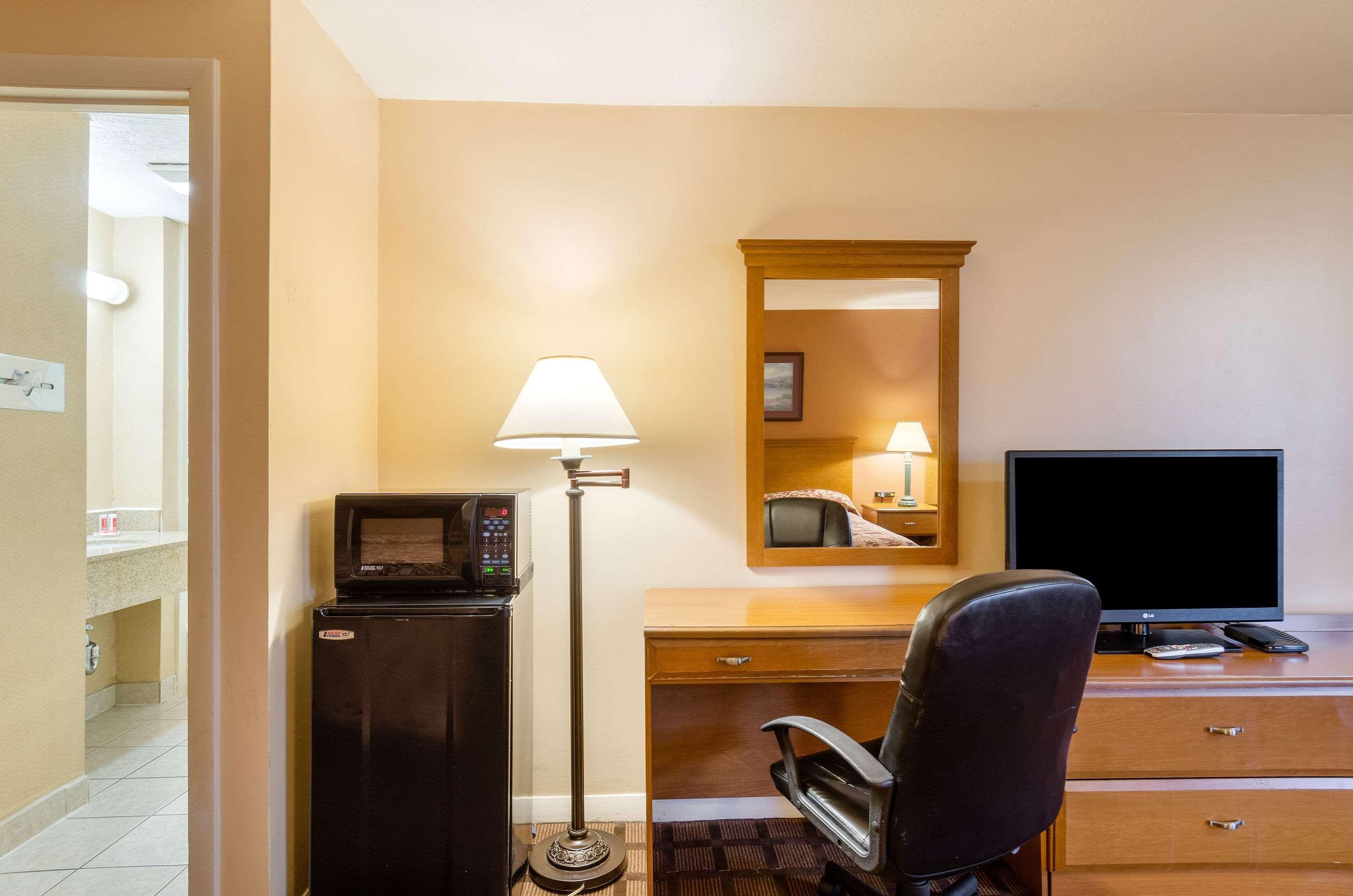Econo Lodge Boston-Malden Zewnętrze zdjęcie