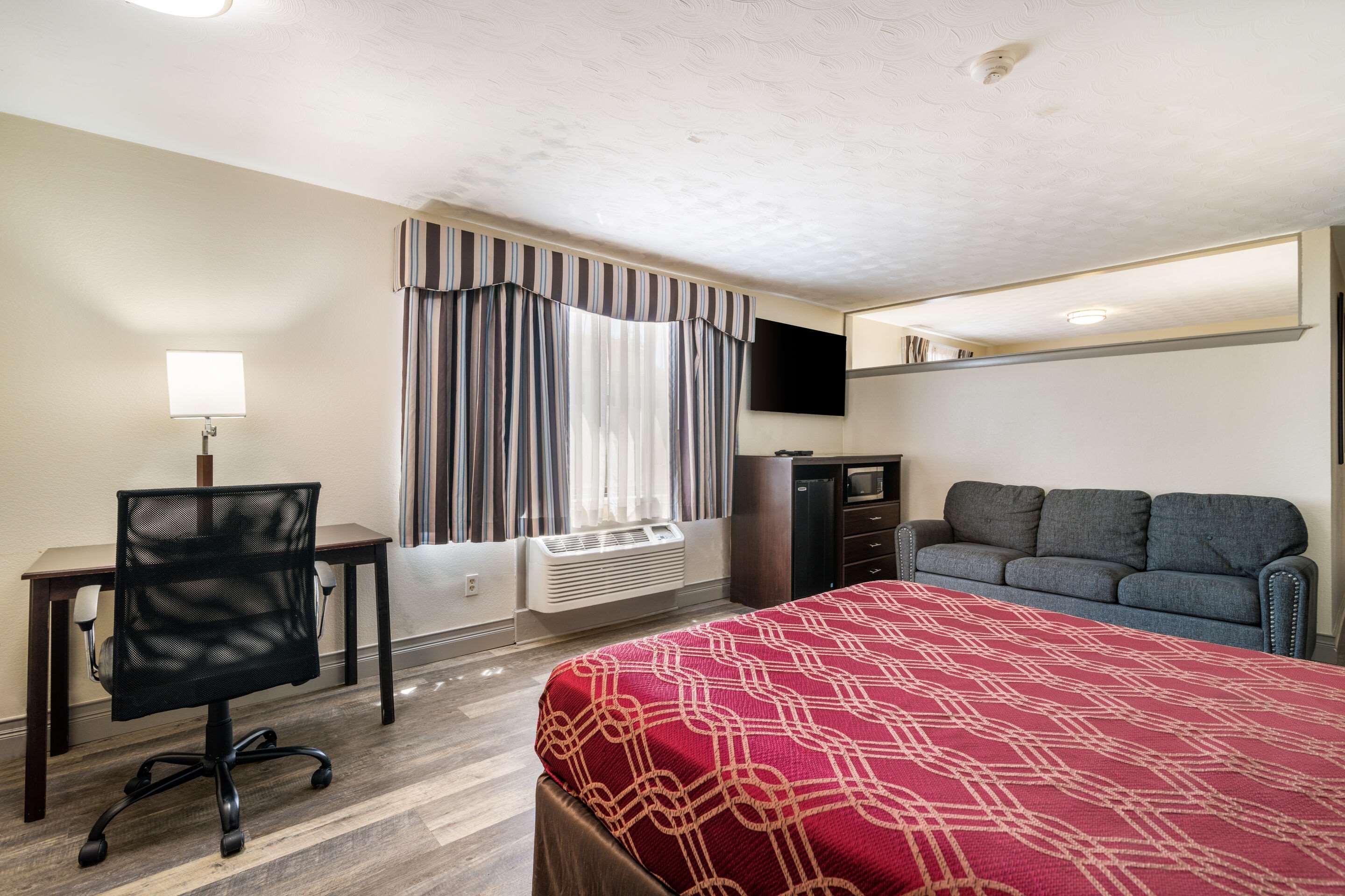 Econo Lodge Boston-Malden Zewnętrze zdjęcie