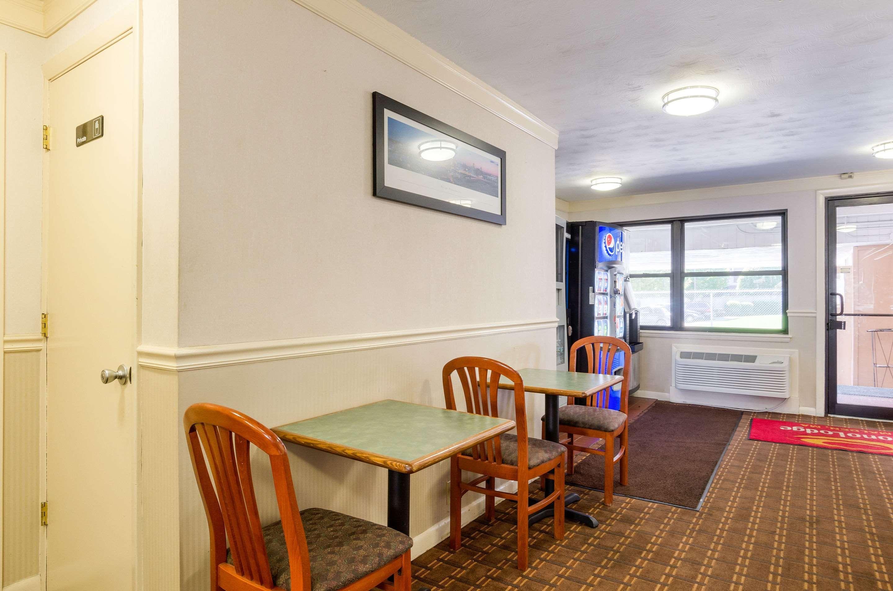 Econo Lodge Boston-Malden Zewnętrze zdjęcie